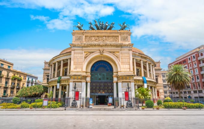 ポリテアーマ劇場（イタリア・パレルモ）