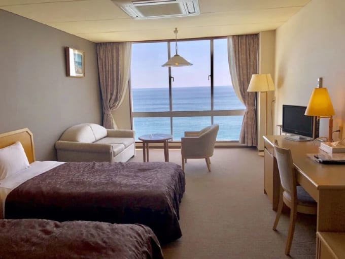 ホテル白い灯台