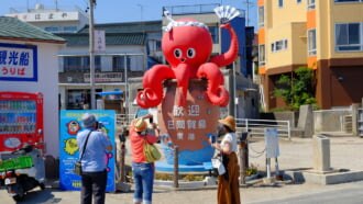 タコのオブジェがお出迎え・日間賀島