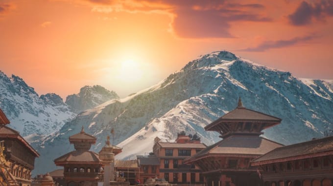 バクタプル　ダルバール広場から望むヒマラヤ連峰（ネパール）