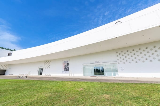 青森県立美術館