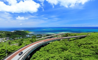 レンタカーで旅する沖縄｜失敗しないレンタカーの選び方ガイド