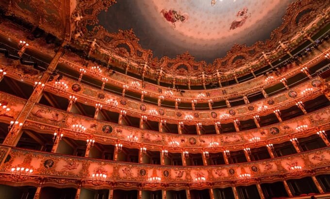 圧巻のフェニーチェ劇場の装飾