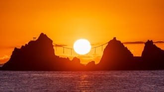 神奈川県の真鶴半島から眺める日の出