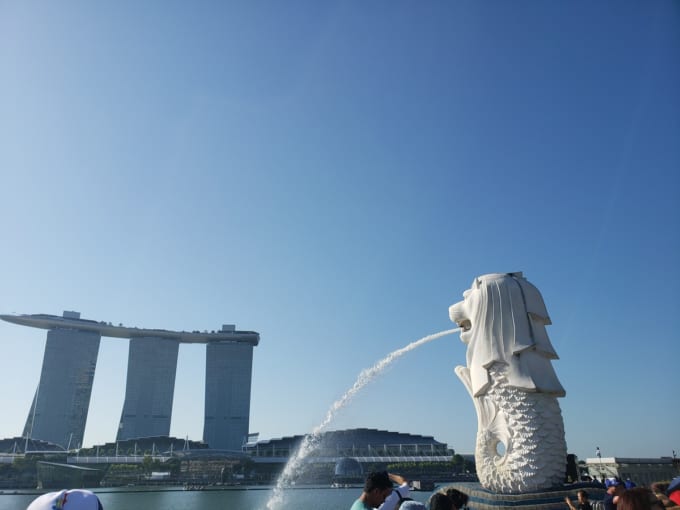 マーライオンとマリーナベイ・サンズ