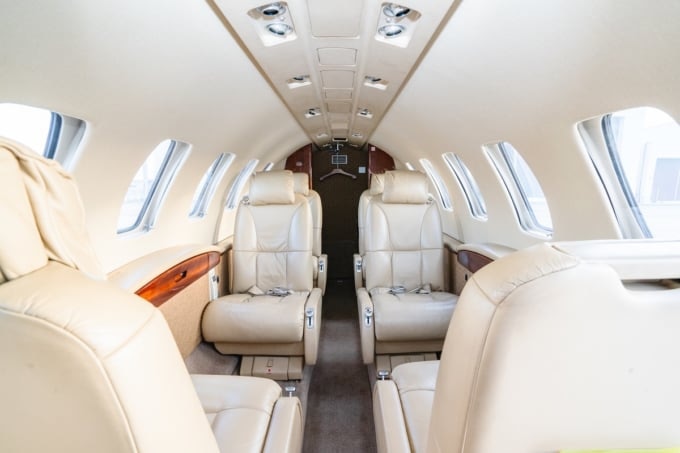 プライベートジェットの機内