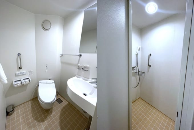 新日本海フェリー「けやき」の客室（ステート ウィズペットのバスルーム）