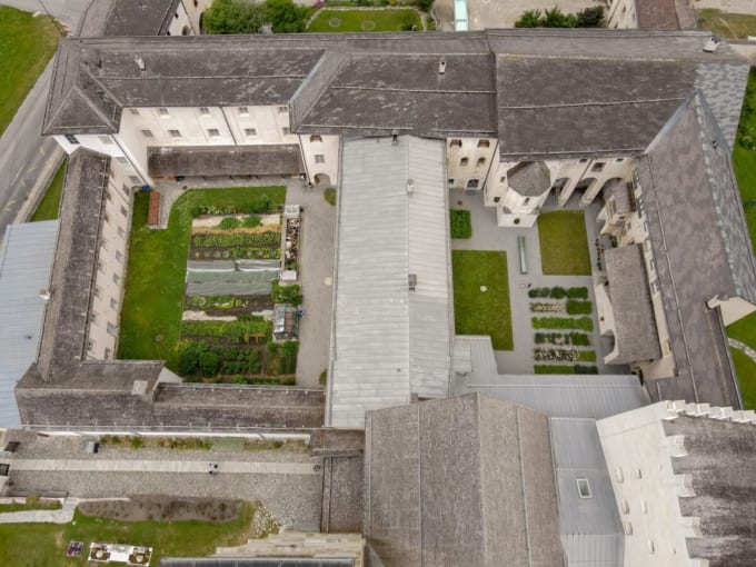 【スイス世界遺産】ミュスタイアのベネディクト会ザンクト・ヨハン修道院