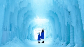 まほら岩手「氷の世界」氷の洞窟