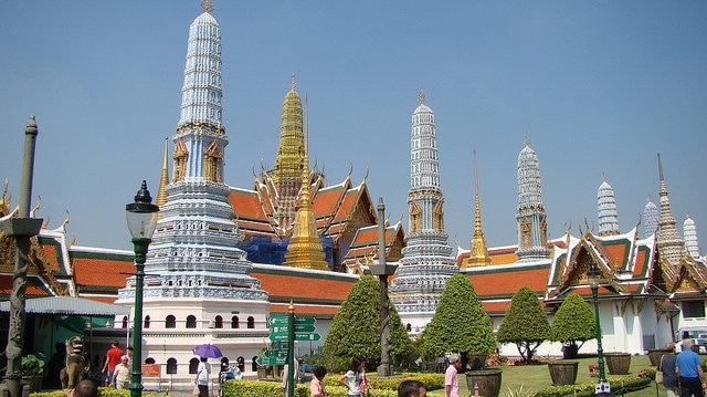 敬虔な仏教徒が多いバンコク 王宮周辺観光へ行く前に知りたい服装と靴 Skyticket 観光ガイド