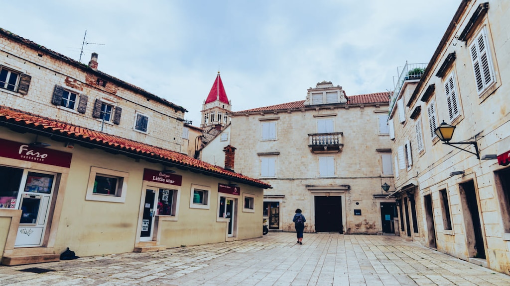 中世の街並みが美しいクロアチアの世界遺産「古都トロギール」