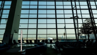 スカルノ・ハッタ国際空港のロビーからの景色