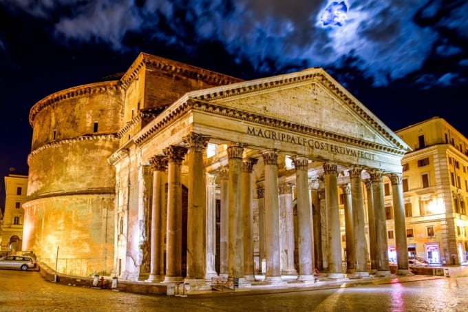 ローマ　パンテオン（イタリア）