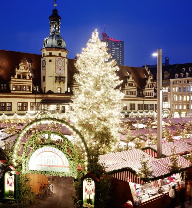 マルクト広場のクリスマスマーケット（ライプツィヒ）