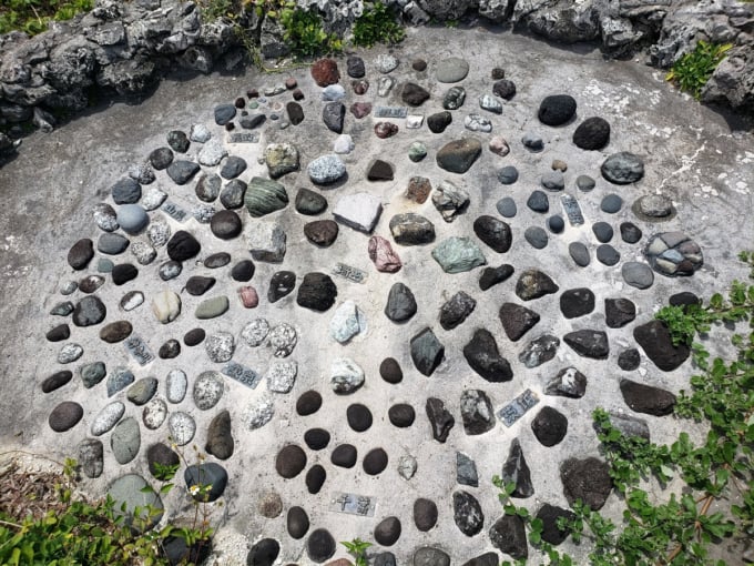 日本全国の石がある