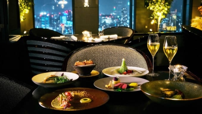 品川プリンスホテルのレストラン「DINING & BAR TABLE 9 TOKYO」にある［FUSION DINING］のクリスマスディナーコース「ビバーチェ」