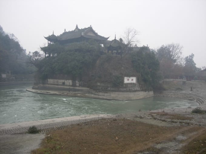 都江堰の飛沙堰