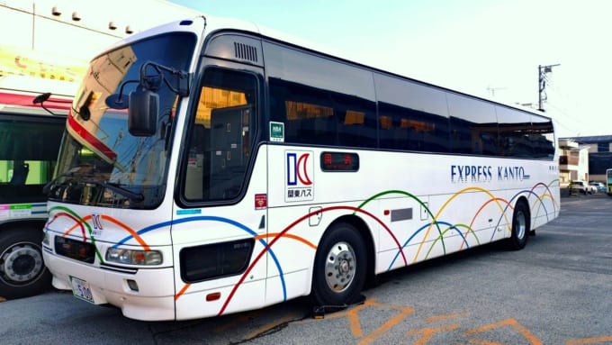 関東バス　八景島シーパラダイスの路線のバス外観
