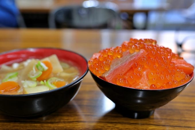 陸奥湊駅前朝市