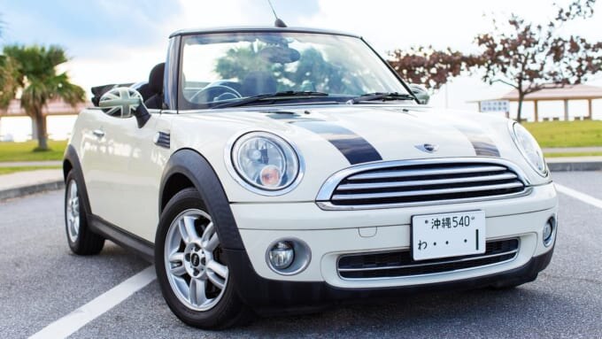 ミニクーパーカブリオレ　ホワイト