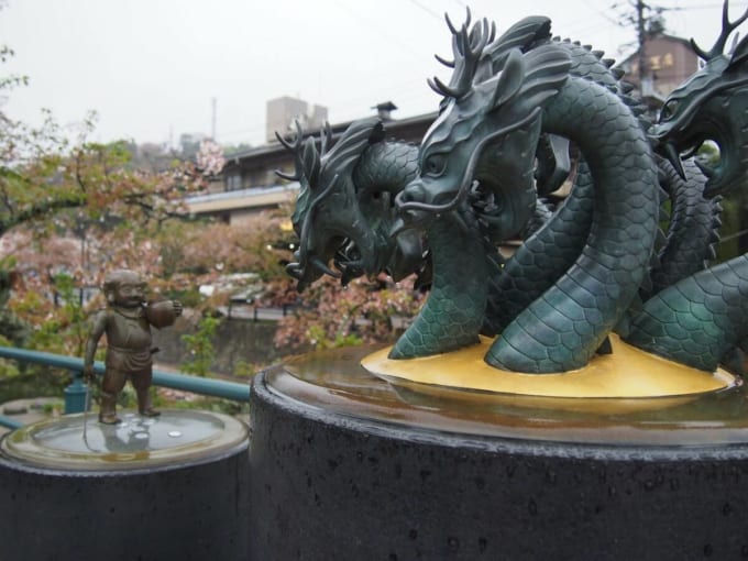 玉造温泉「ヤマタノオロチ伝説」神話の情景オブジェ