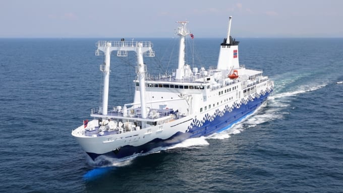 東海汽船の大型客船「東海汽船」