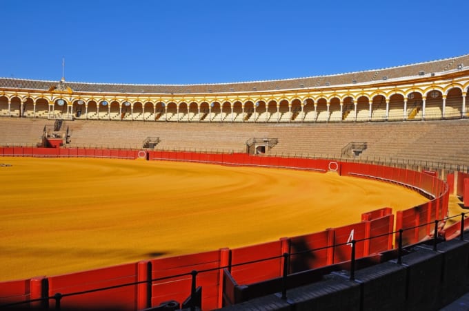マエストランサ闘牛場（セビリア）