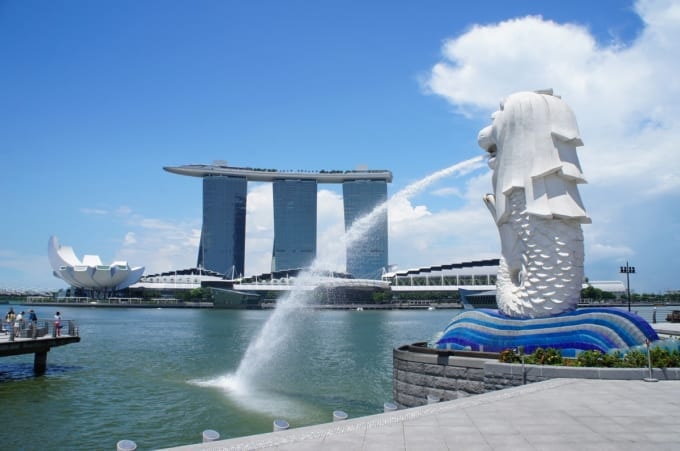 マーライオンとマリーナ・ベイ・サンズ