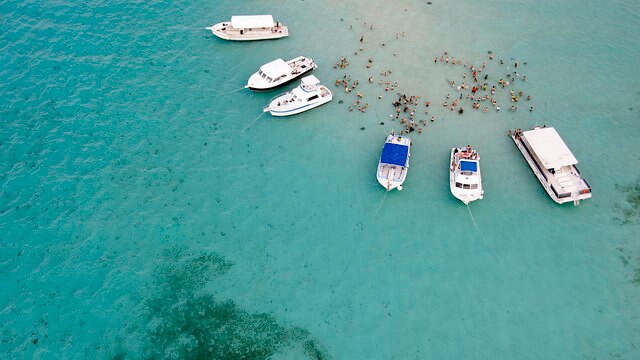 カリブ海の青い海を満喫しよう！グランドケイマン島の人気観光スポット9選