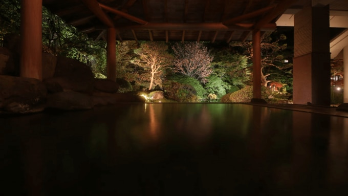 紅葉美しい露天風呂（大湯温泉 龍門亭 千葉旅館）