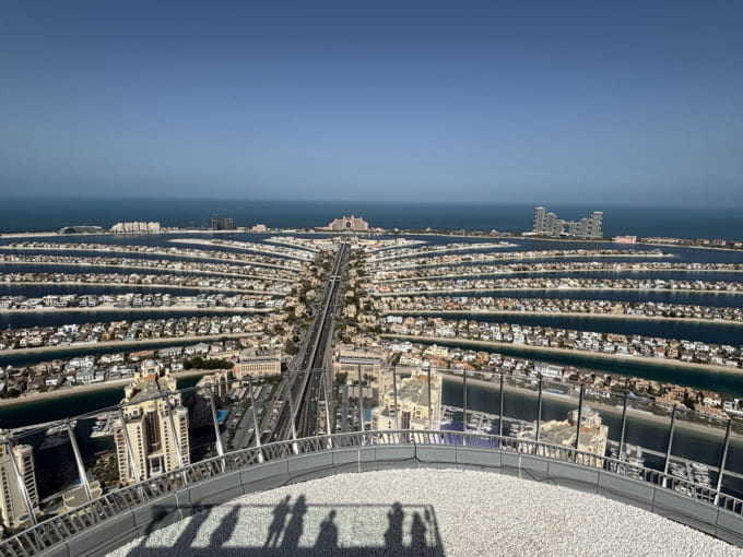 54階 ネクスト・レベルからパーム・ジュメイラを一望（ザ・ビュー・アット・ザ・パーム）