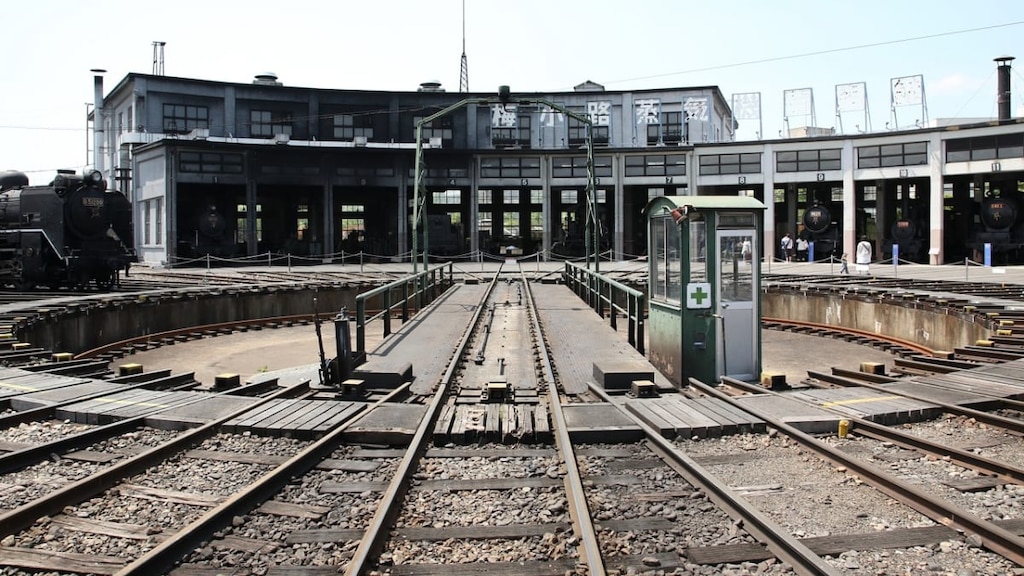 梅小路公園を観光｜京都鉄道博物館の転車台・扇形機関車庫に大人も釘付け！