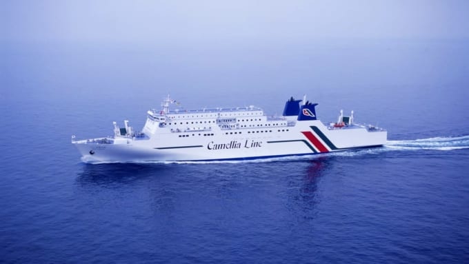 カメリアラインの「ニューかめりあ」外観