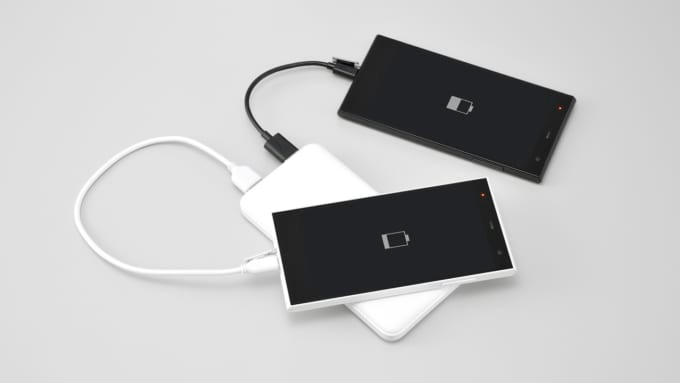 モバイルバッテリーで充電