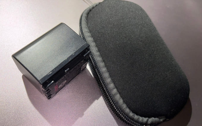 航空機内での短絡防止措置（予備バッテリー）