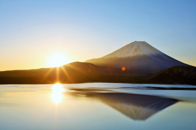 本栖湖に映る逆さ富士　