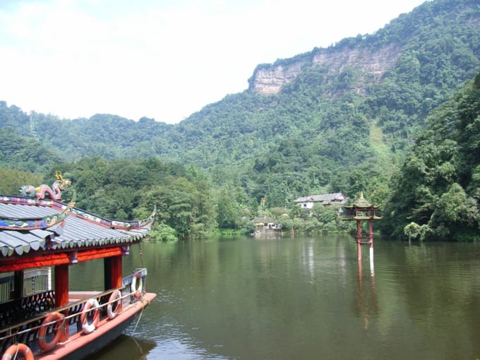 青城山の月城湖（成都）