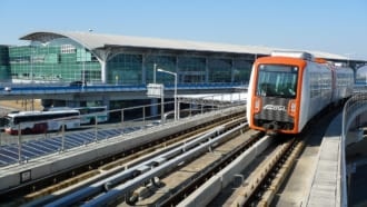 釜山金海国際空港と釜山軽電鉄