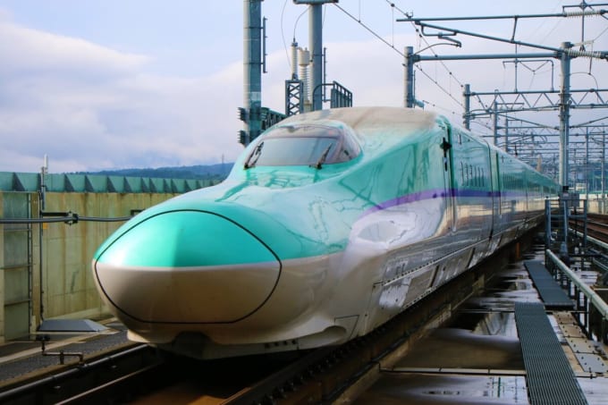 東北新幹線はやぶさ（新青森駅）