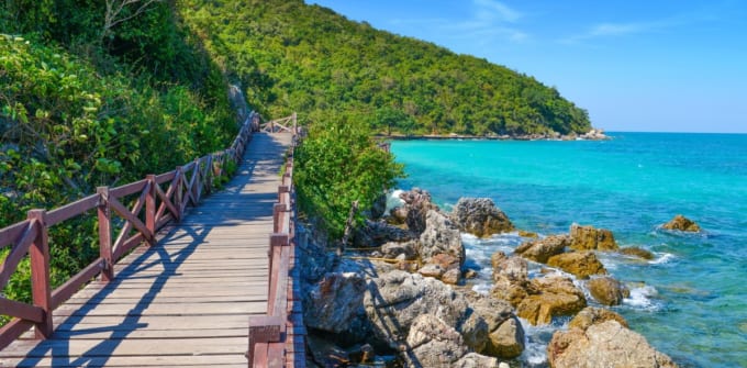 パタヤビーチ沖合のラン島（タイ）