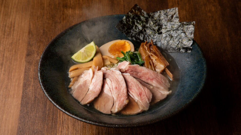 【ラム骨らぁ～麺専門店 らむね屋】日本初、ラム骨100％使用スープの至極のラーメン！