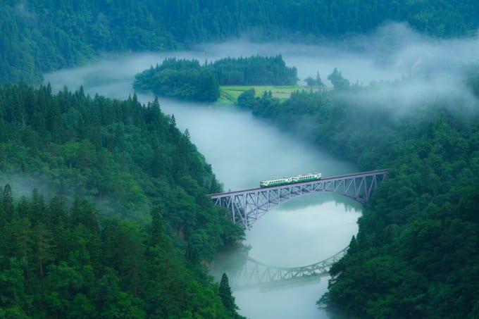 JR只見線「第一只見川橋梁」新緑