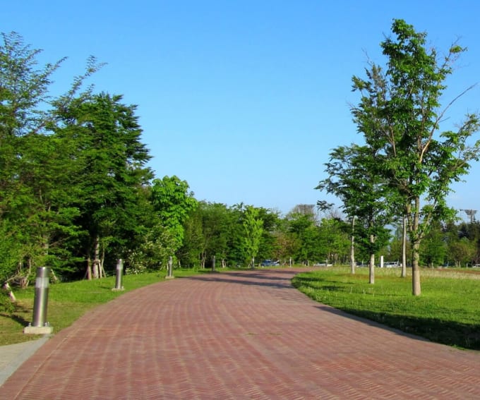 青森県立美術館