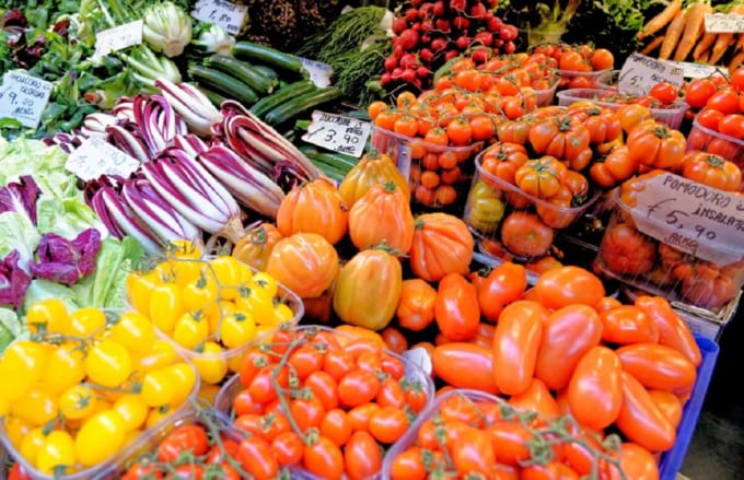 メルカーティ・デッラ・テッラ（ボローニャ）