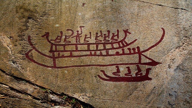 スウェーデンの先史時代の生活ぶりを垣間見る！ターヌムの岩絵群