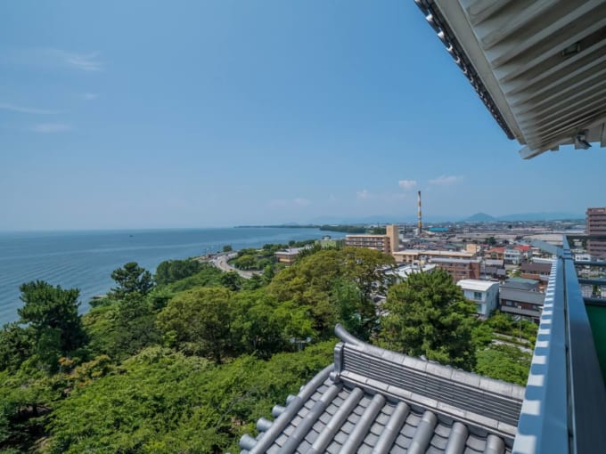 長浜城から琵琶湖を眺望（滋賀県長浜市）