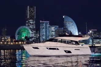 横浜港のネオンも2人きりで楽しめる