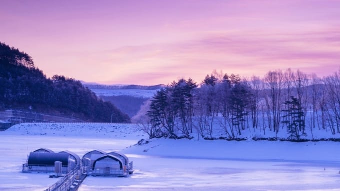岩洞湖（岩手県）