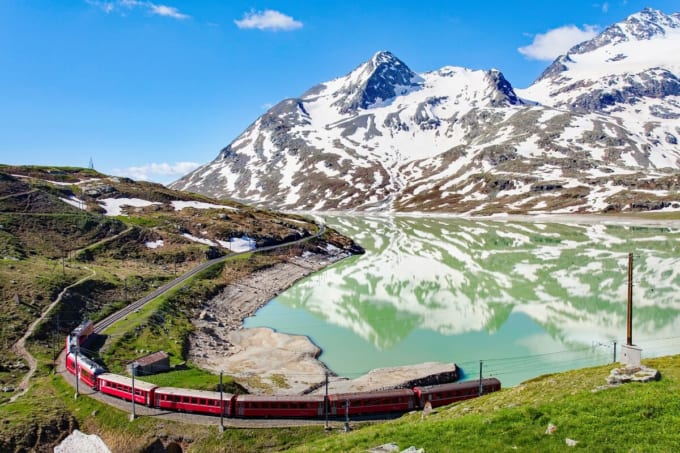 ベルニナ線 ラーゴ・ビアンコ湖