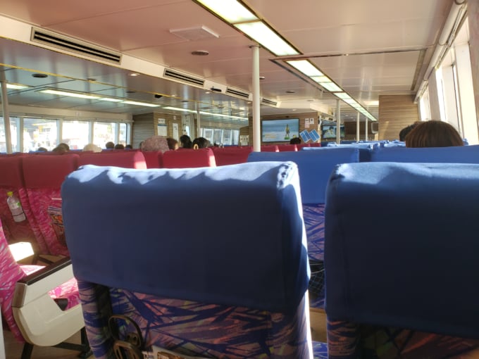 ジンベエ・マリン船内